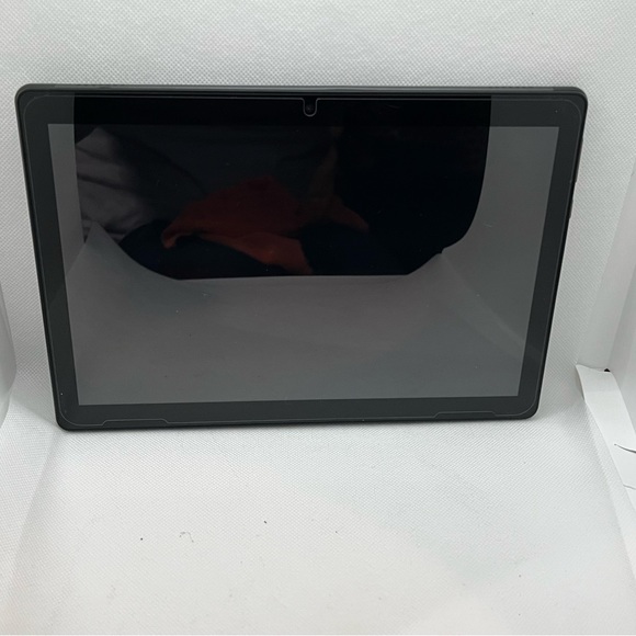 Onn Android Tablet 10.1” with padfolio Bluetooth keyboard - Picture 7 of 9